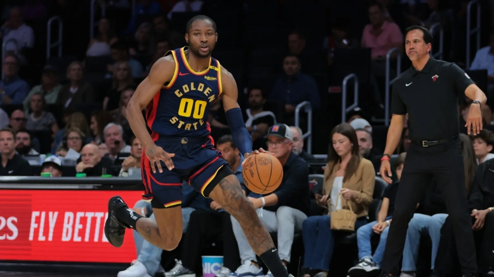 golden-state-warriors-forward jonathan kuminga drives to the basket