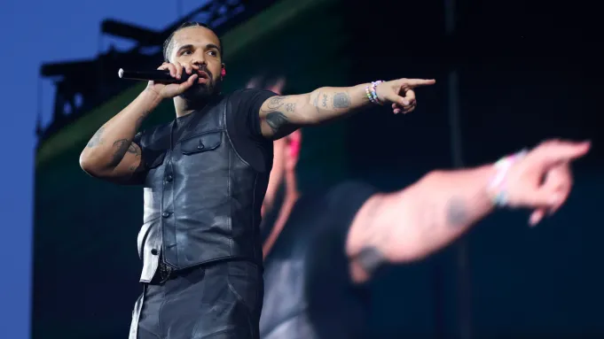 Drake Demands Kendrick Lamar’s UMG Contract and Abuse Records in Escalating Legal Battle