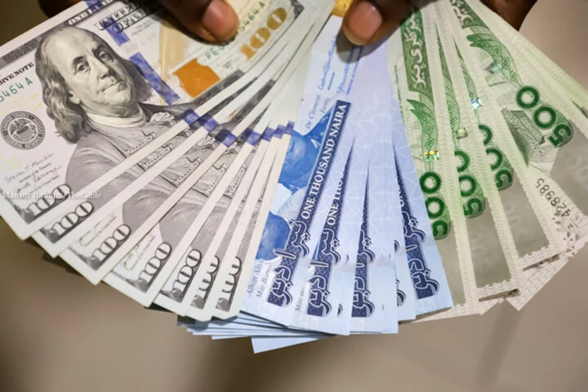 Naira Falls Against Dollar for Second Day in a Row