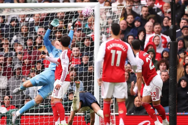 Arsenal Dominate Nottingham Forest 3-0: Zubimendi Brace and Gyokeres Goal