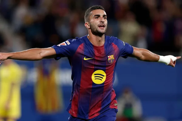 Torres Brace Powers Barcelona to 3-0 Victory over Getafe