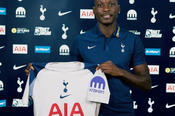 Kolo Muani Joins Spurs on Loan