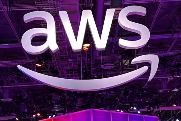 AWS Outage Disrupts Zoom, Roblox, and Other Services