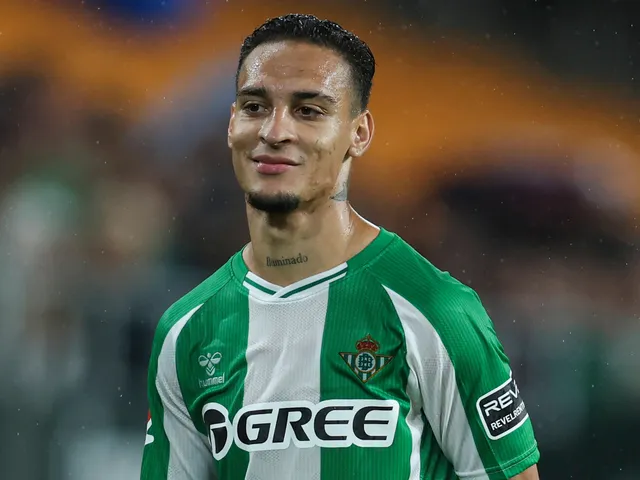 Antony Brace Saves Real Betis in 2-2 Villarreal Draw