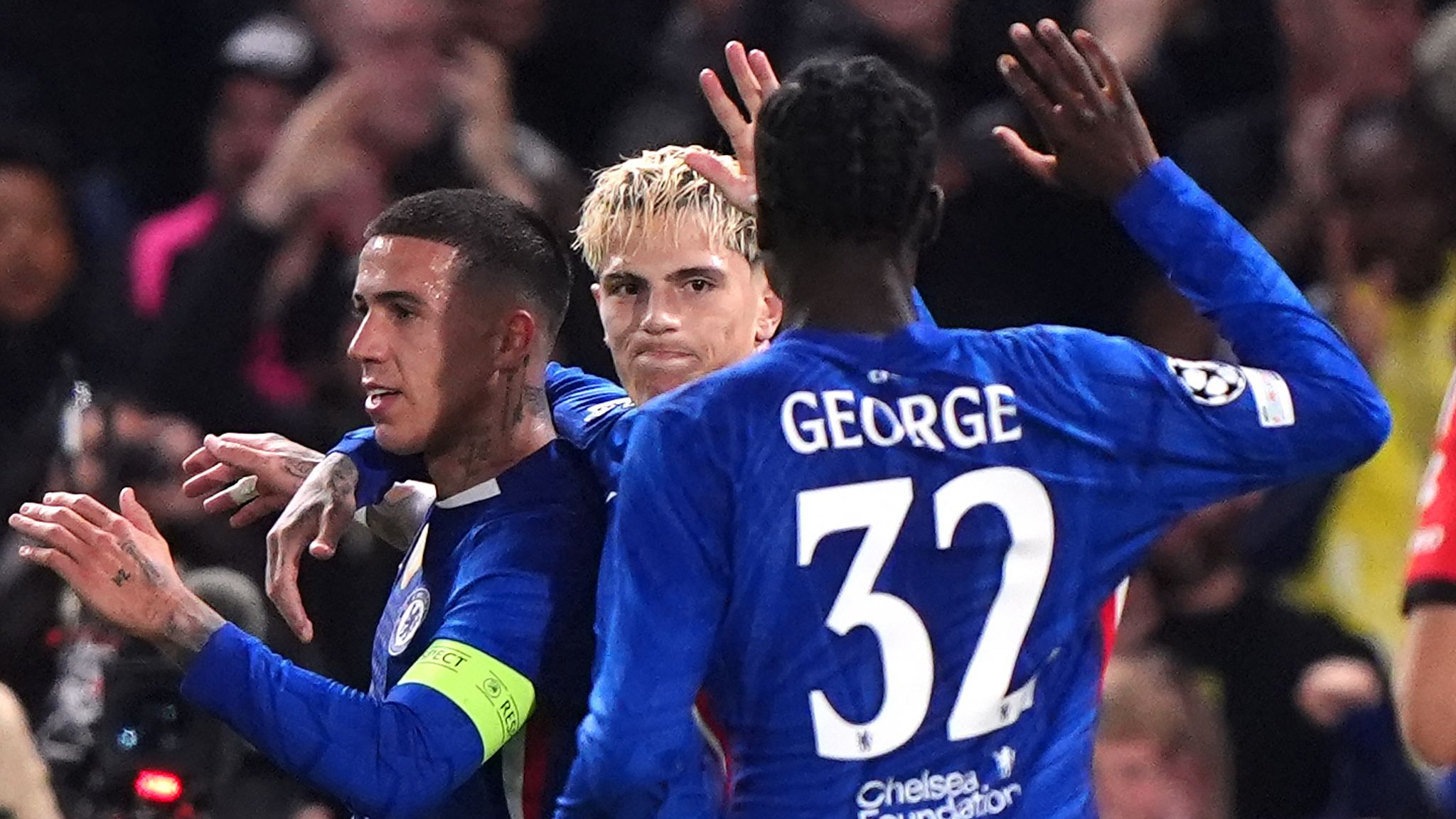 Chelsea Edge Benfica 1-0 at Stamford Bridge Thanks to Early Own Goal