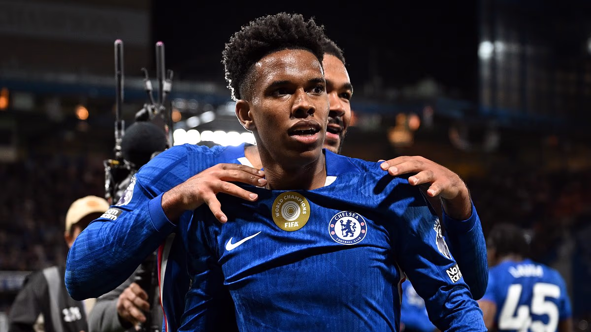 Chelsea Shock Liverpool with Late Winner to Claim 2-1 Victory