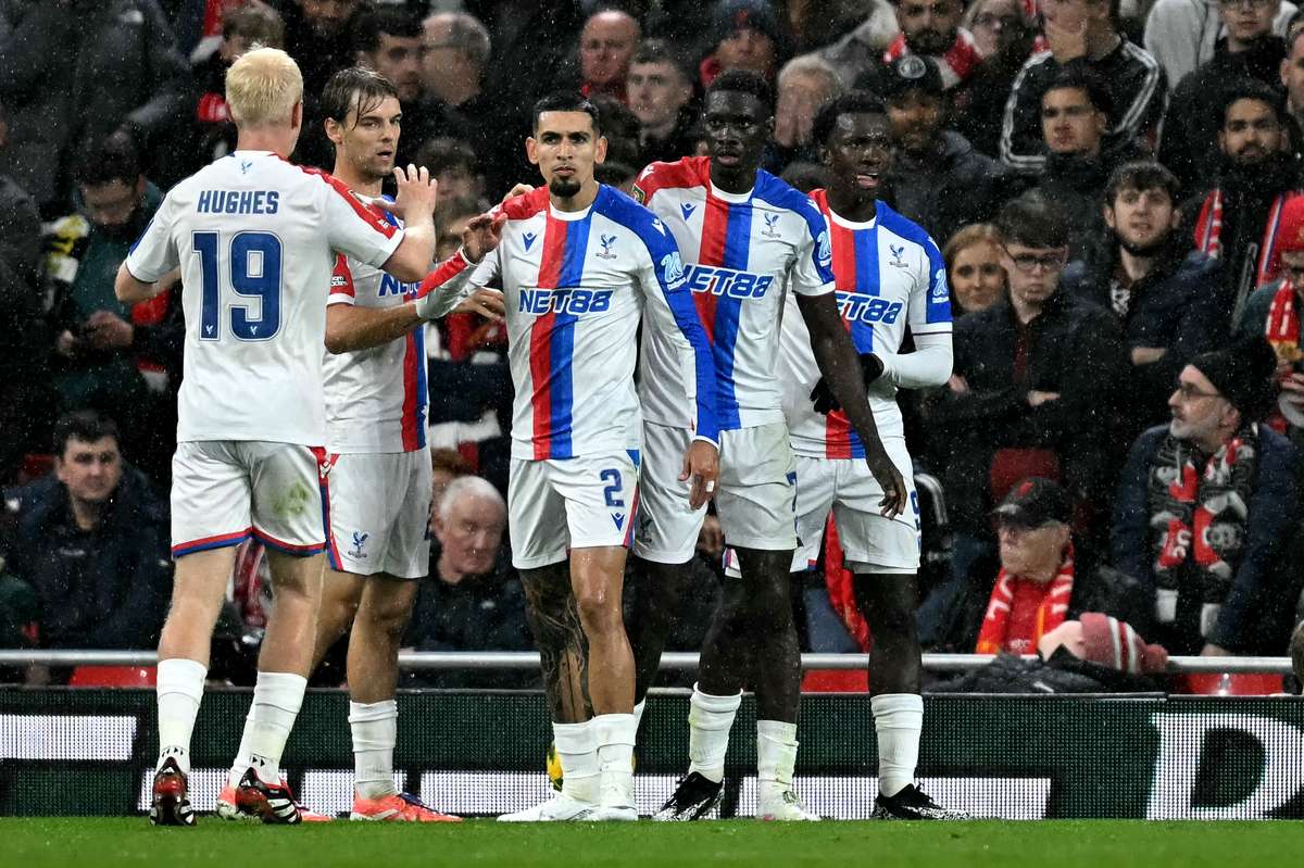 Crystal Palace Thrash Liverpool 3‑0 to Reach Carabao Cup Quarters
