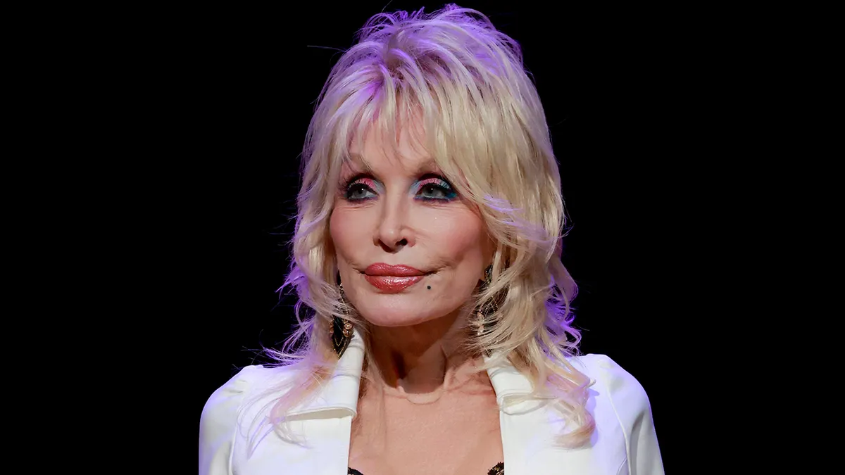 Dolly Parton Reassures Fans: “I’m Not Dying”