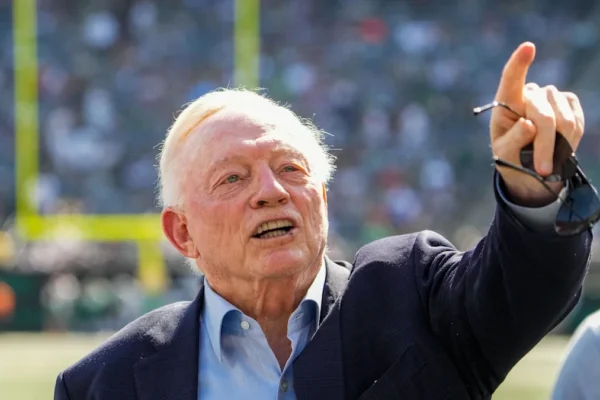 Jerry Jones Apologizes After Viral Obscene Gesture, Calls It an Accident
