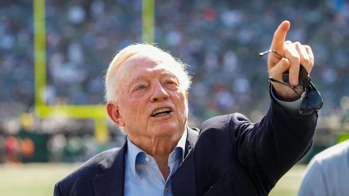 Jerry Jones Apologizes After Viral Obscene Gesture, Calls It an Accident