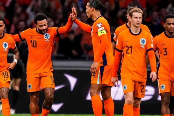 Netherlands Beat Finland 4-0 to Close In on Qualification