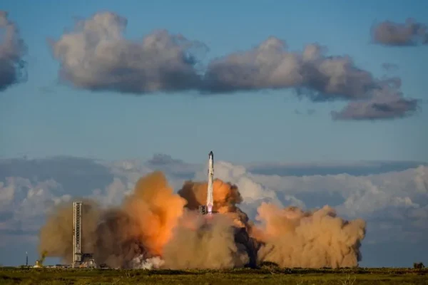SpaceX Achieves Success in 11th Starship Test Flight