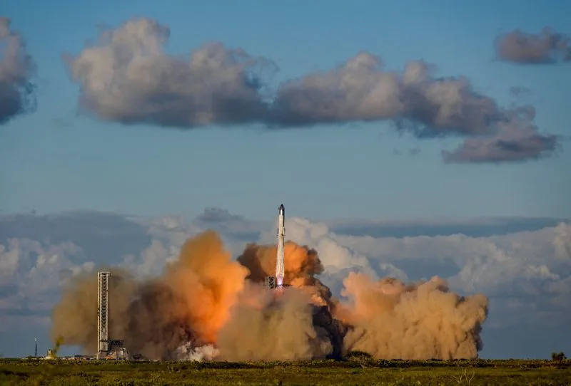 SpaceX Achieves Success in 11th Starship Test Flight