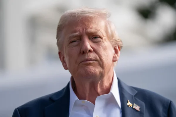 Trump Halts $2.1B for Chicago Transit Projects Amid Shutdown Pressure