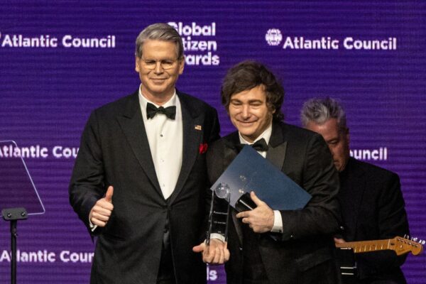 U.S. Launches $20B Currency Swap, Buys Argentine Pesos to Stabilize Markets