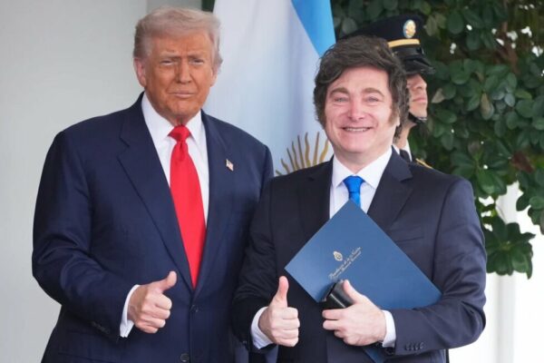 U.S. Moves to Double Aid to Argentina to $40 Billion via Private Sector US Moves to Double Aid to Argentina to $40 Billion via Private Sector