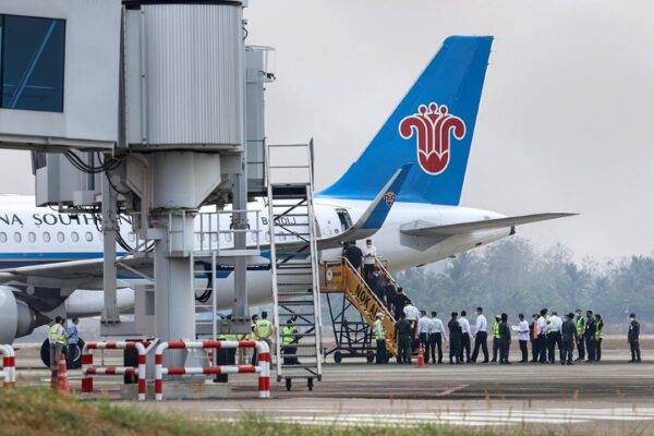 China Hands Death Sentences in Myanmar Fraud Case