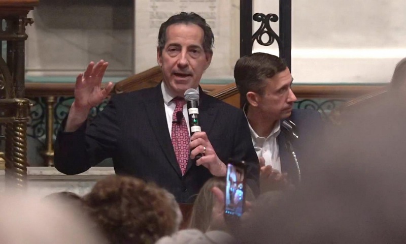 Raskin Probes Trump-Era Perks for Ghislaine Maxwell in Prison