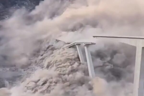 Hongqi Bridge Partially Collapses in Southwestern China