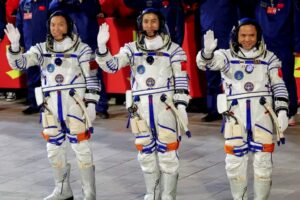China’s Stranded Astronauts to Return from Space Station