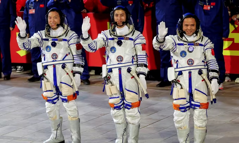China’s Stranded Astronauts to Return from Space Station