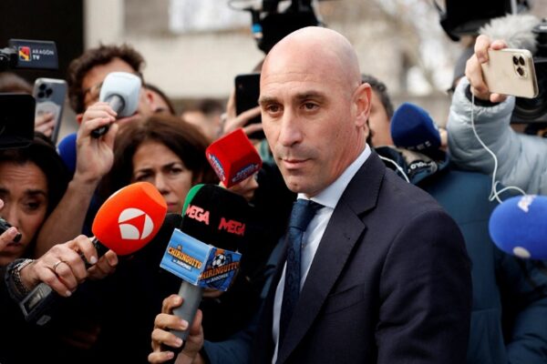 Ex-Spanish Soccer Boss Pelted with Eggs at Book Launch