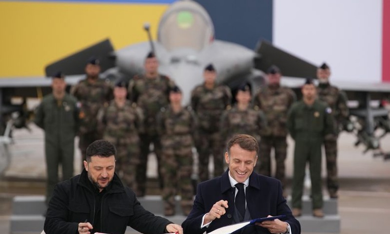 Ukraine Strengthens Air Power with 100 French Fighter Jets