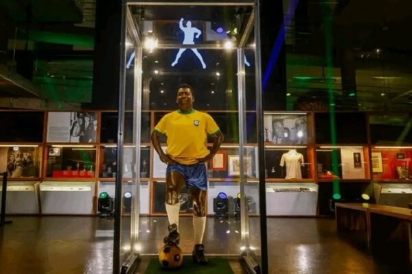 Neymar Family Takes Over Pelé Brand in Major Deal