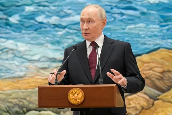 Russia Considers Full WhatsApp Ban Amid App Crackdown