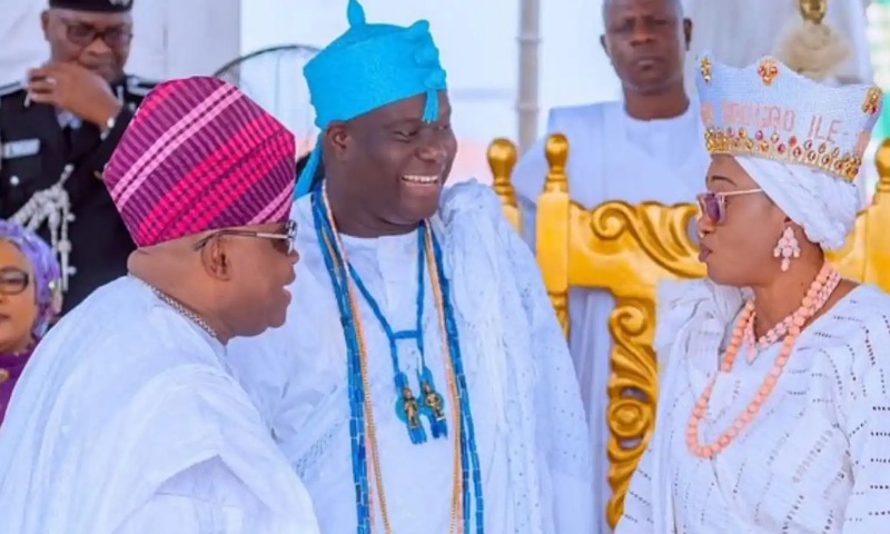 Drama at Ooni’s Event as Remi Tinubu Asks Adeleke to Stop Singing