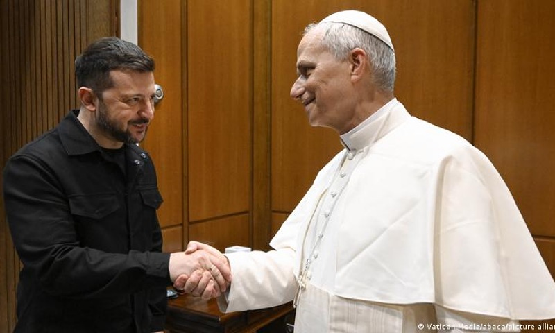 Pope Leo Calls for Lasting Peace After Meeting Ukraine’s Zelenskyy