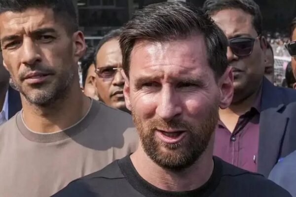 Angry Fans Throw Chairs and Bottles at Messi Event in India