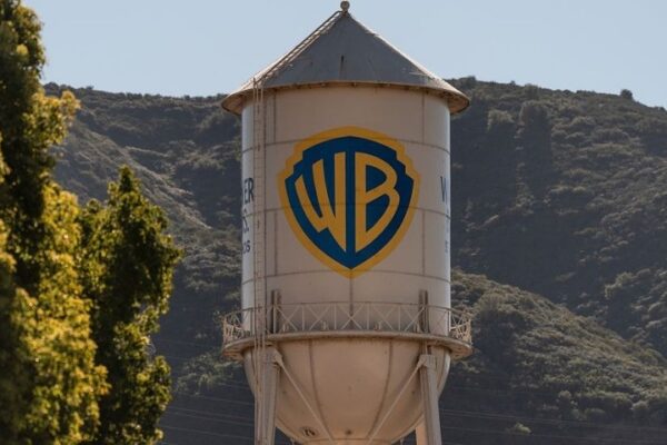 Warner Bros. board tells shareholders to reject Paramount offer in favor of Netflix