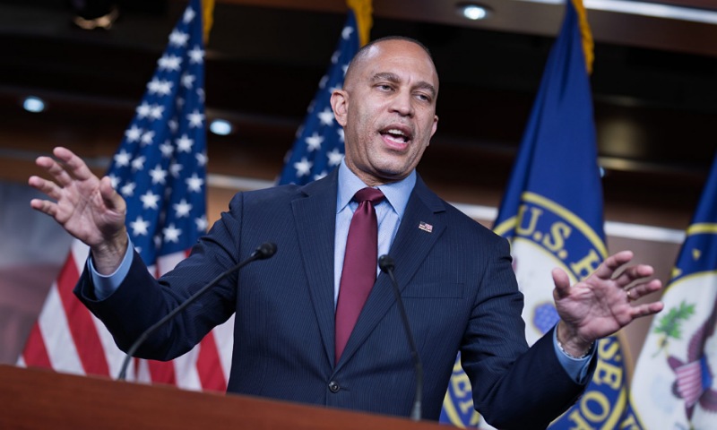 Jeffries Slams DOJ Epstein Files Release as “Inadequate”