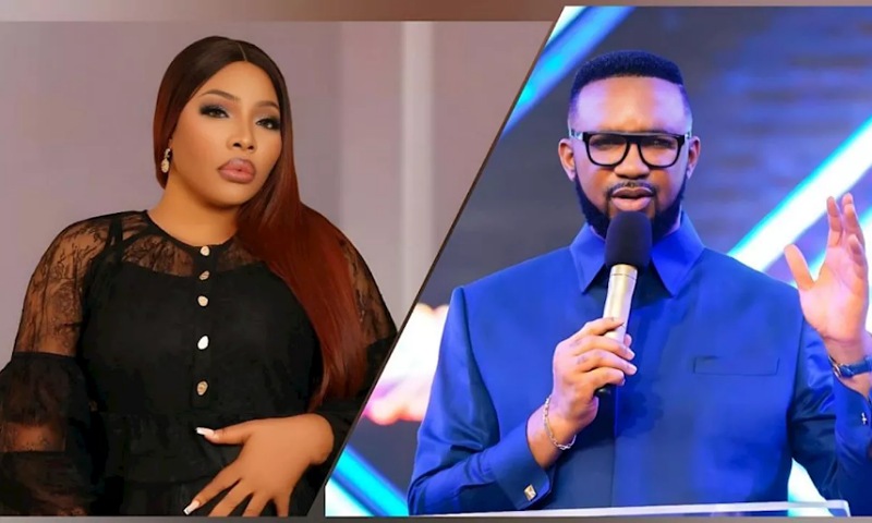 Pastor Chris Okafor Publicly Says Sorry to Doris Ogala, Kneels Before Church