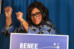 Democrat Wins Iowa Senate Race, Stops GOP Supermajority