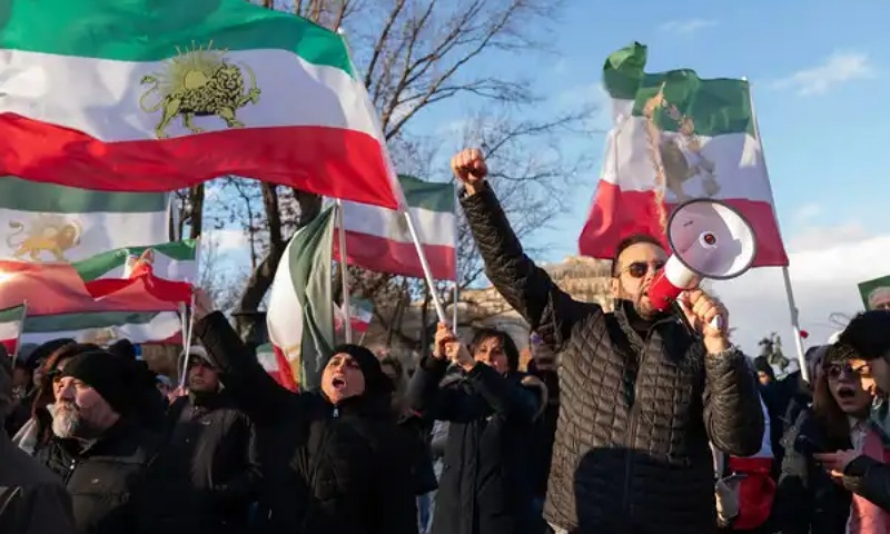 Trump Says Iran Wants Talks as Protest Death Toll Rises