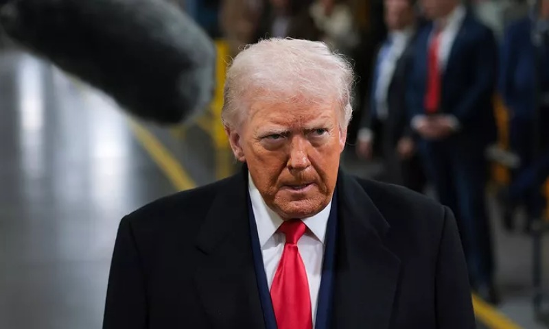 Trump Threatens Military Action in Minnesota Amid Anti-ICE Protests