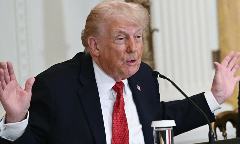 Trump Threatens Tariffs on Nations Resisting US Move on Greenland