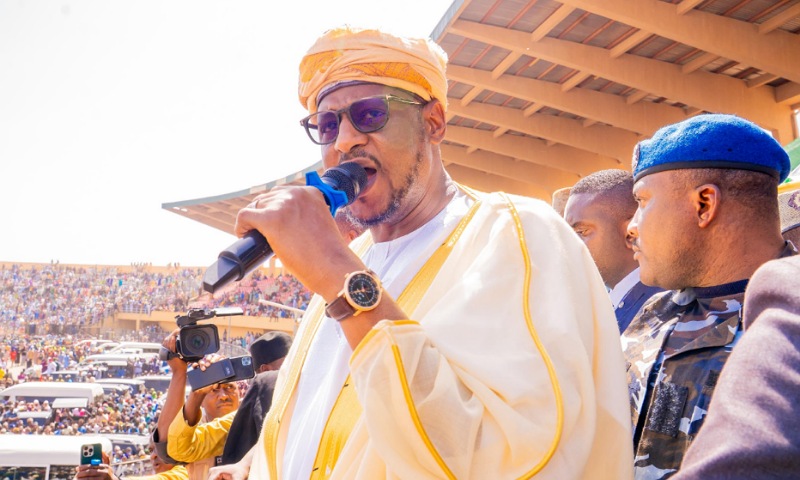 Niger Governor Gifts Army Wives ₦50 Million to Boost Welfare Efforts