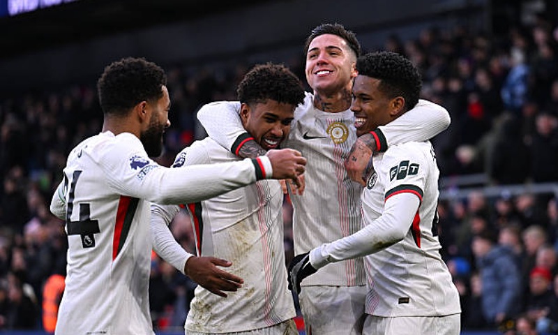 Chelsea Beat Crystal Palace 3–1 to Strengthen Top-Four Hopes