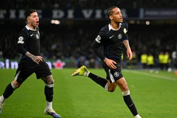 Joao Pedro Scores Twice as Chelsea Beat Napoli 3–2 to Reach Last 16
