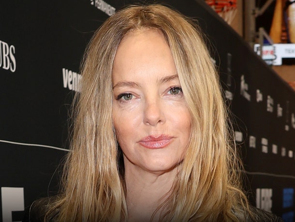 Actress Bijou Phillips Still Awaiting Kidney Match After 1,000 Donors Volunteer