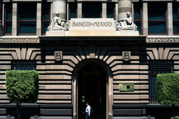 Mexico Holds Interest Rate Steady After 12 Straight Cuts