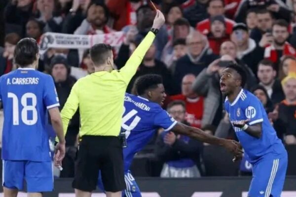 UCL Drama: Vinícius Júnior Cries Out Over Racism as Real Madrid Beat Benfica 1-0, José Mourinho Sent Off