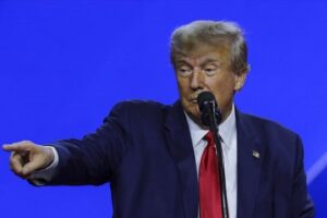 Trump Says He’s Frustrated With Iran Talks as US Staff Leave Israel