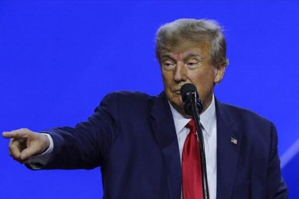 Trump Says He’s Frustrated With Iran Talks as US Staff Leave Israel