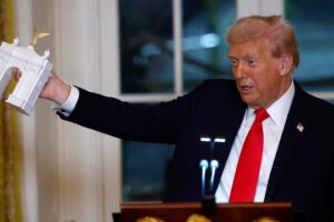 Trump Says Proposed Arch Will Be the World’s Biggest